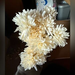 Elegant Cream artificial flowers